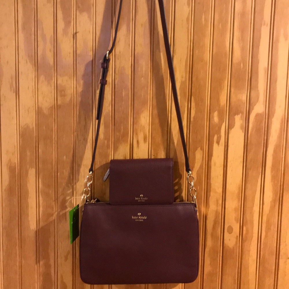 Kate Spade New York pebbled leather
Crossbody